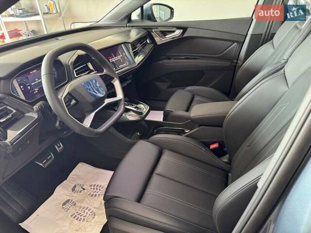 Синий Ауди Q4 e-tron, объемом двигателя 0 л и пробегом 1 тыс. км за 32499 $, фото 10 на Automoto.ua