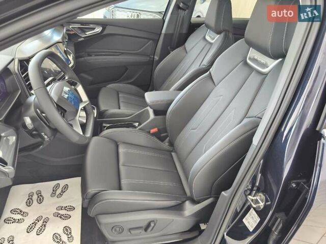 Синий Ауди Q4 e-tron, объемом двигателя 0 л и пробегом 1 тыс. км за 32600 $, фото 6 на Automoto.ua