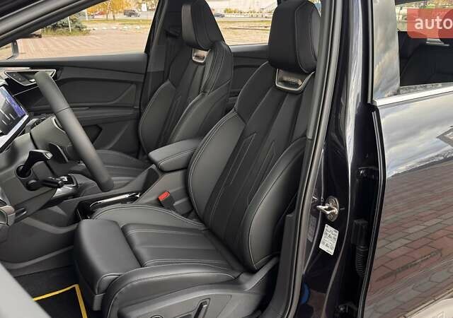 Синий Ауди Q4 e-tron, объемом двигателя 0 л и пробегом 1 тыс. км за 34000 $, фото 7 на Automoto.ua