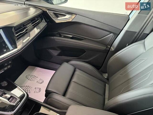 Синий Ауди Q4 e-tron, объемом двигателя 0 л и пробегом 1 тыс. км за 32499 $, фото 18 на Automoto.ua