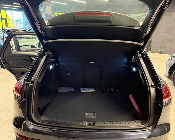 Синій Ауді Q4 e-tron, об'ємом двигуна 0 л та пробігом 1 тис. км за 34000 $, фото 9 на Automoto.ua