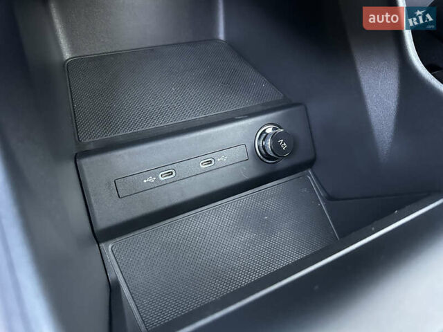 Черный Ауди Q4 Sportback e-tron, объемом двигателя 0 л и пробегом 70 тыс. км за 32000 $, фото 56 на Automoto.ua