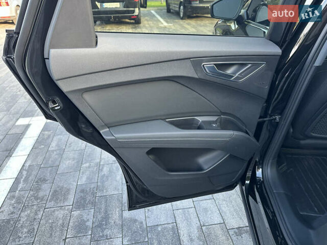 Черный Ауди Q4 Sportback e-tron, объемом двигателя 0 л и пробегом 70 тыс. км за 32000 $, фото 67 на Automoto.ua