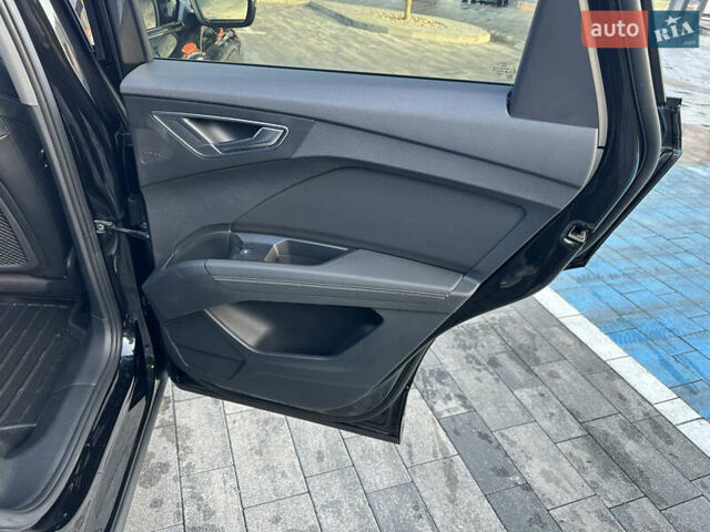 Черный Ауди Q4 Sportback e-tron, объемом двигателя 0 л и пробегом 70 тыс. км за 32000 $, фото 73 на Automoto.ua