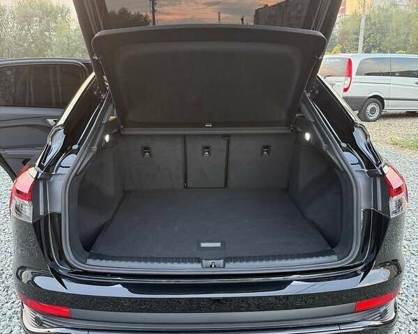Чорний Ауді Q4 Sportback e-tron, об'ємом двигуна 0 л та пробігом 6 тис. км за 37600 $, фото 15 на Automoto.ua