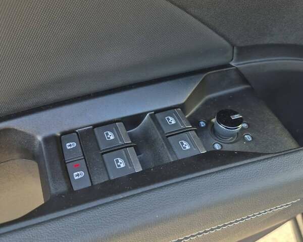 Чорний Ауді Q4 Sportback e-tron, об'ємом двигуна 0 л та пробігом 10 тис. км за 45000 $, фото 14 на Automoto.ua