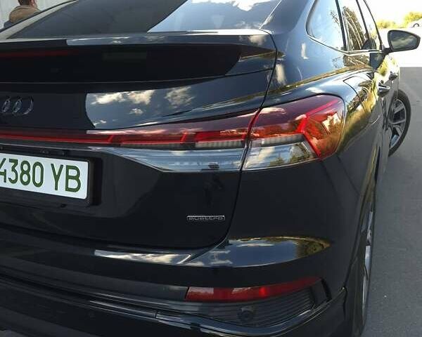 Чорний Ауді Q4 Sportback e-tron, об'ємом двигуна 0 л та пробігом 10 тис. км за 45000 $, фото 13 на Automoto.ua