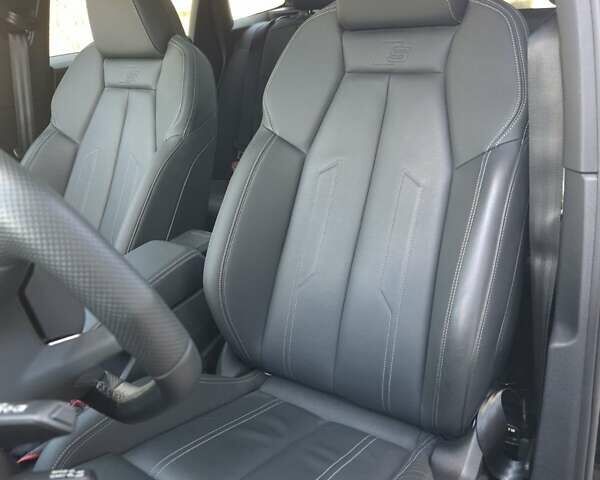 Чорний Ауді Q4 Sportback e-tron, об'ємом двигуна 0 л та пробігом 10 тис. км за 45000 $, фото 2 на Automoto.ua