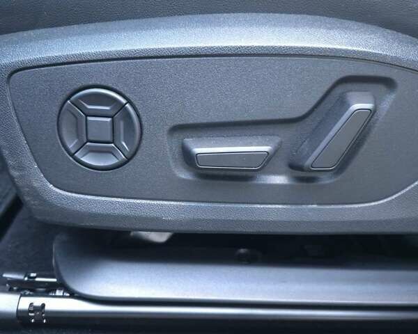 Чорний Ауді Q4 Sportback e-tron, об'ємом двигуна 0 л та пробігом 10 тис. км за 45000 $, фото 18 на Automoto.ua