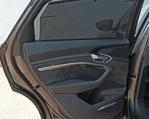 Ауді Q4 Sportback e-tron, об'ємом двигуна 0 л та пробігом 37 тис. км за 38500 $, фото 18 на Automoto.ua