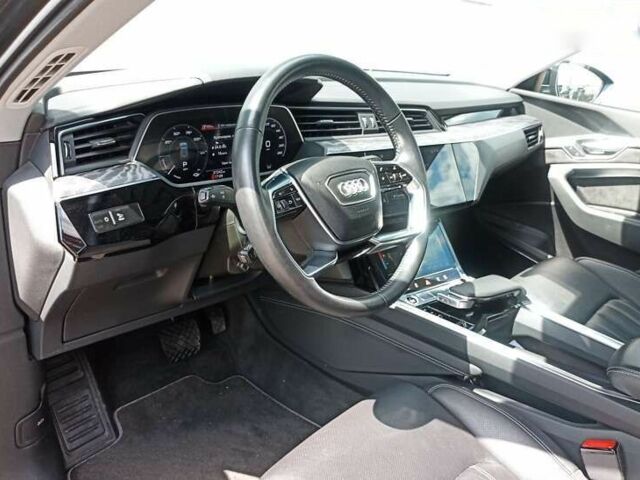 Ауді Q4 Sportback e-tron, об'ємом двигуна 0 л та пробігом 37 тис. км за 38500 $, фото 12 на Automoto.ua