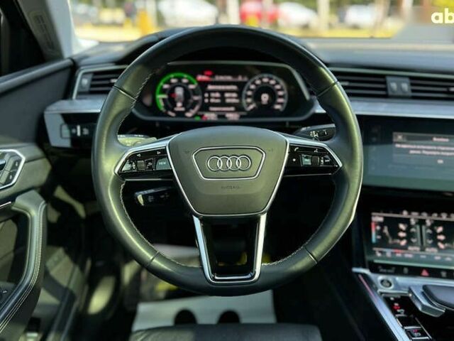 Ауді Q4 Sportback e-tron, об'ємом двигуна 0 л та пробігом 33 тис. км за 45900 $, фото 22 на Automoto.ua