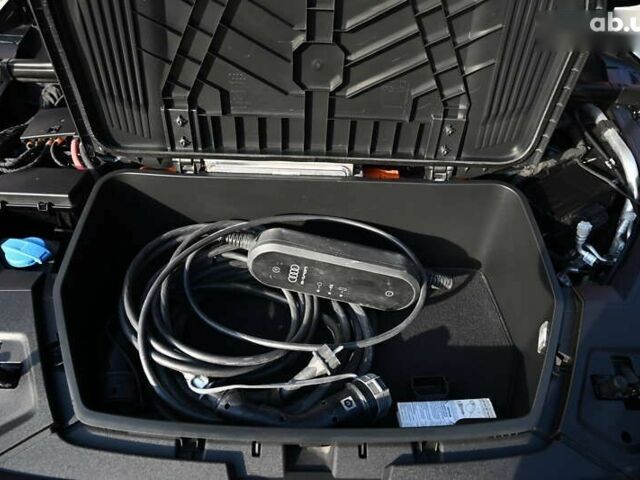 Ауді Q4 Sportback e-tron, об'ємом двигуна 0 л та пробігом 65 тис. км за 41288 $, фото 21 на Automoto.ua