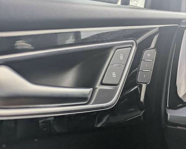 Ауди Q4 Sportback e-tron, объемом двигателя 0 л и пробегом 96 тыс. км за 33850 $, фото 15 на Automoto.ua