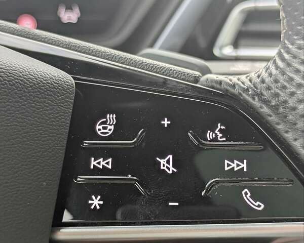 Ауди Q4 Sportback e-tron, объемом двигателя 0 л и пробегом 96 тыс. км за 33850 $, фото 20 на Automoto.ua