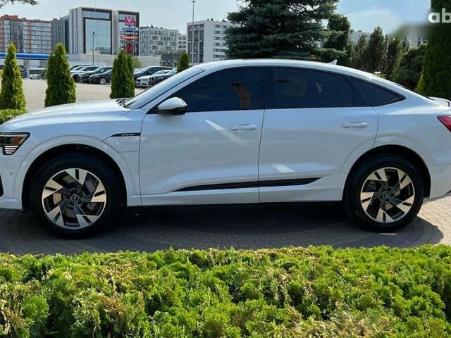 Ауді Q4 Sportback e-tron, об'ємом двигуна 0 л та пробігом 33 тис. км за 45900 $, фото 3 на Automoto.ua