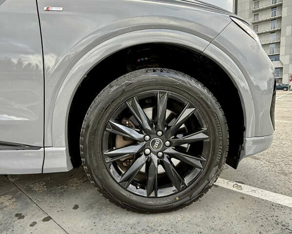 Серый Ауди Q4 Sportback e-tron, объемом двигателя 0 л и пробегом 82 тыс. км за 33000 $, фото 28 на Automoto.ua