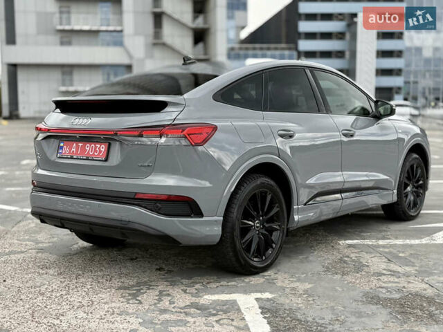 Серый Ауди Q4 Sportback e-tron, объемом двигателя 0 л и пробегом 82 тыс. км за 33000 $, фото 5 на Automoto.ua