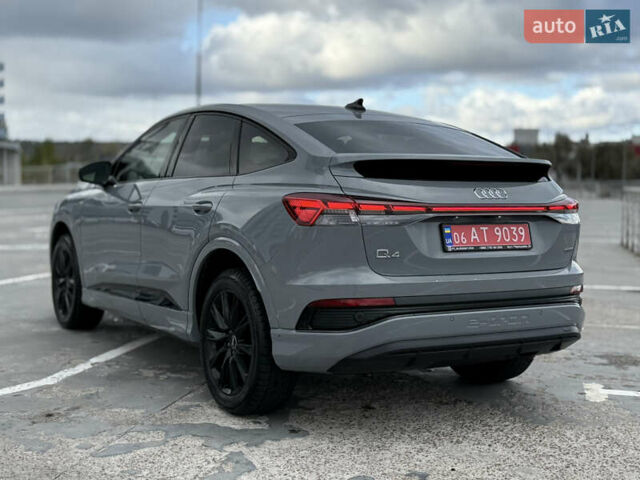 Серый Ауди Q4 Sportback e-tron, объемом двигателя 0 л и пробегом 82 тыс. км за 33000 $, фото 4 на Automoto.ua