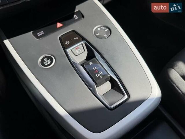 Сірий Ауді Q4 Sportback e-tron, об'ємом двигуна 0 л та пробігом 43 тис. км за 25500 $, фото 27 на Automoto.ua