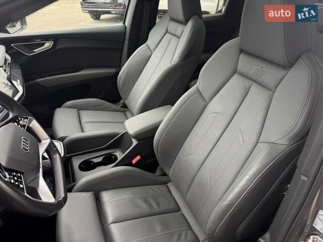 Серый Ауди Q4 Sportback e-tron, объемом двигателя 0 л и пробегом 70 тыс. км за 33990 $, фото 12 на Automoto.ua