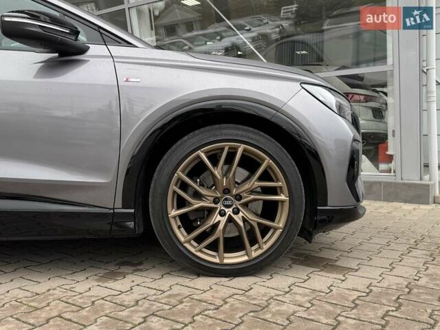 Серый Ауди Q4 Sportback e-tron, объемом двигателя 0 л и пробегом 70 тыс. км за 33990 $, фото 7 на Automoto.ua