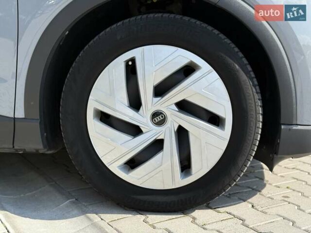 Сірий Ауді Q4 Sportback e-tron, об'ємом двигуна 0 л та пробігом 43 тис. км за 25500 $, фото 5 на Automoto.ua