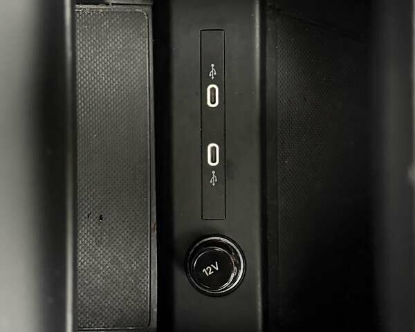 Сірий Ауді Q4 Sportback e-tron, об'ємом двигуна 0 л та пробігом 149 тис. км за 24900 $, фото 30 на Automoto.ua