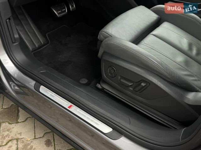 Серый Ауди Q4 Sportback e-tron, объемом двигателя 0 л и пробегом 70 тыс. км за 33990 $, фото 10 на Automoto.ua