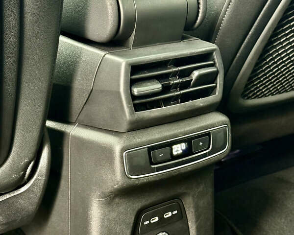 Серый Ауди Q4 Sportback e-tron, объемом двигателя 0 л и пробегом 82 тыс. км за 33000 $, фото 17 на Automoto.ua