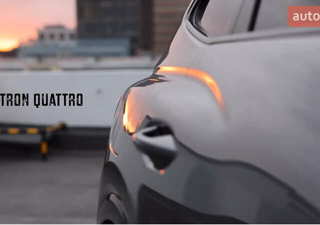 Серый Ауди Q4 Sportback e-tron, объемом двигателя 0 л и пробегом 25 тыс. км за 36000 $, фото 7 на Automoto.ua