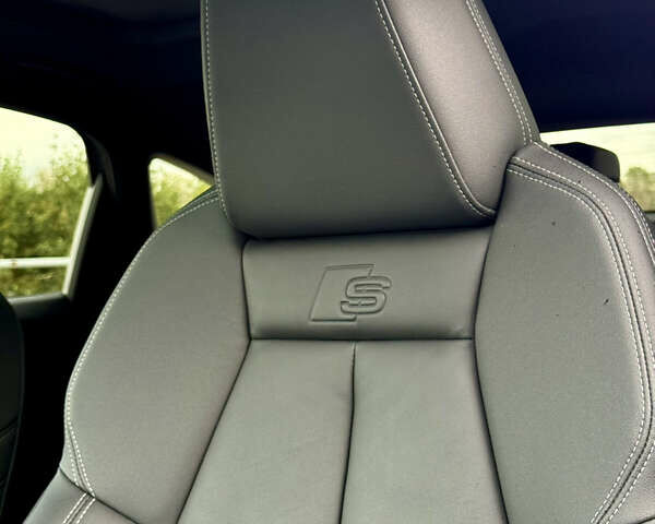 Серый Ауди Q4 Sportback e-tron, объемом двигателя 0 л и пробегом 82 тыс. км за 33000 $, фото 12 на Automoto.ua