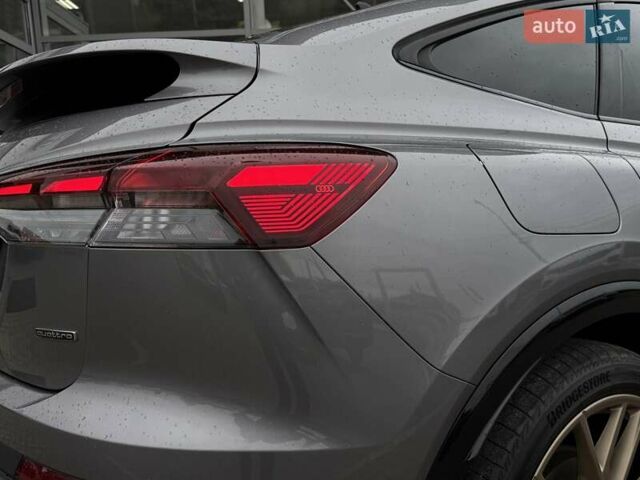 Серый Ауди Q4 Sportback e-tron, объемом двигателя 0 л и пробегом 70 тыс. км за 33990 $, фото 6 на Automoto.ua