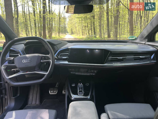 Серый Ауди Q4 Sportback e-tron, объемом двигателя 0 л и пробегом 25 тыс. км за 36000 $, фото 1 на Automoto.ua