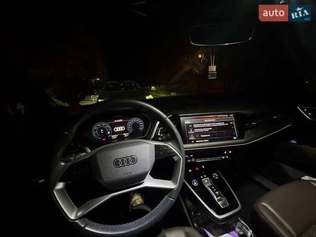 Сірий Ауді Q4 Sportback e-tron, об'ємом двигуна 0 л та пробігом 24 тис. км за 34500 $, фото 3 на Automoto.ua