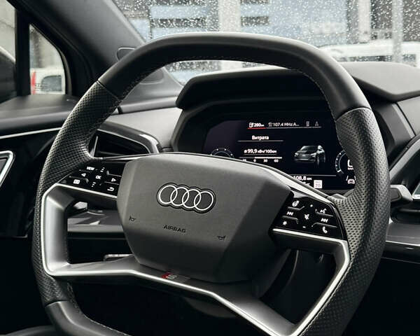 Серый Ауди Q4 Sportback e-tron, объемом двигателя 0 л и пробегом 82 тыс. км за 33000 $, фото 22 на Automoto.ua