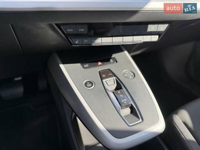 Сірий Ауді Q4 Sportback e-tron, об'ємом двигуна 0 л та пробігом 43 тис. км за 25500 $, фото 28 на Automoto.ua