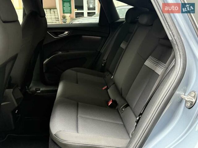 Сірий Ауді Q4 Sportback e-tron, об'ємом двигуна 0 л та пробігом 149 тис. км за 24900 $, фото 24 на Automoto.ua