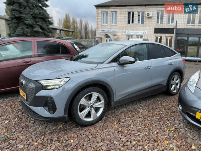 Серый Ауди Q4 Sportback e-tron, объемом двигателя 0 л и пробегом 43 тыс. км за 27999 $, фото 1 на Automoto.ua
