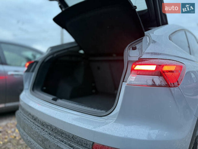 Серый Ауди Q4 Sportback e-tron, объемом двигателя 0 л и пробегом 43 тыс. км за 27999 $, фото 47 на Automoto.ua