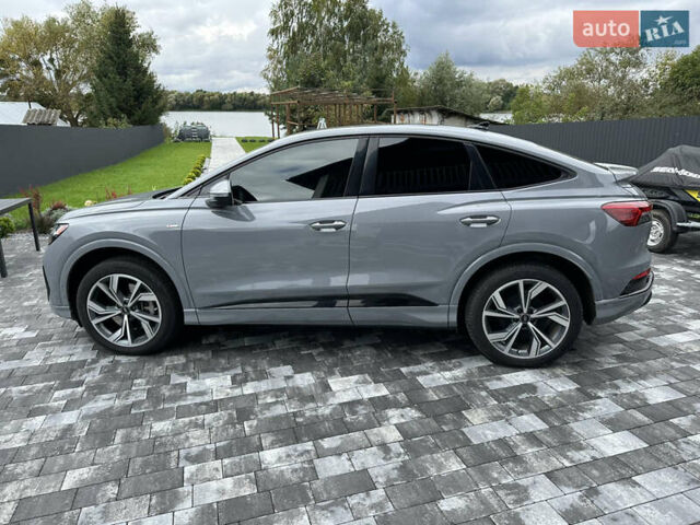 Сірий Ауді Q4 Sportback e-tron, об'ємом двигуна 0 л та пробігом 31 тис. км за 30800 $, фото 10 на Automoto.ua