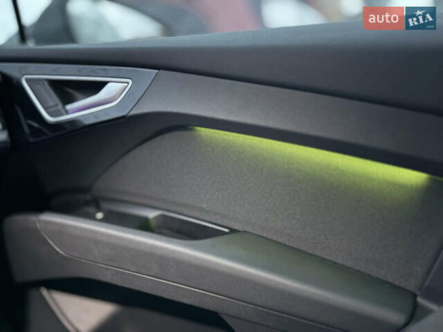 Серый Ауди Q4 Sportback e-tron, объемом двигателя 0 л и пробегом 43 тыс. км за 27999 $, фото 34 на Automoto.ua