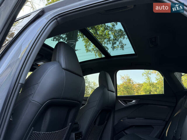 Серый Ауди Q4 Sportback e-tron, объемом двигателя 0 л и пробегом 7 тыс. км за 37000 $, фото 62 на Automoto.ua