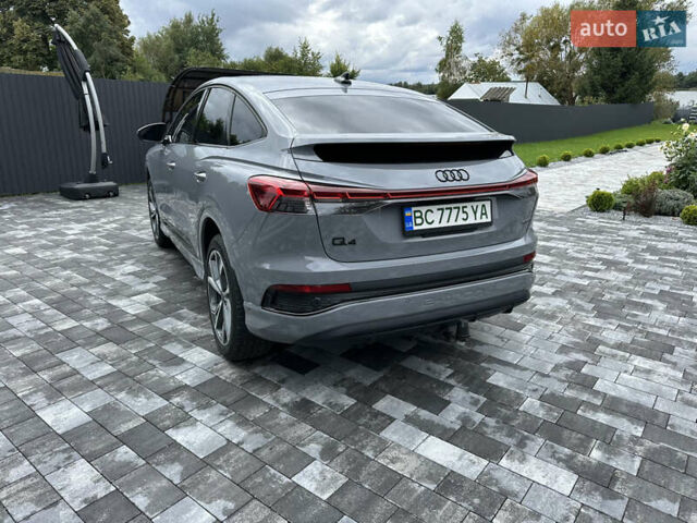 Сірий Ауді Q4 Sportback e-tron, об'ємом двигуна 0 л та пробігом 31 тис. км за 30800 $, фото 7 на Automoto.ua
