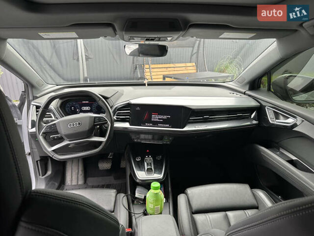 Сірий Ауді Q4 Sportback e-tron, об'ємом двигуна 0 л та пробігом 31 тис. км за 30800 $, фото 18 на Automoto.ua