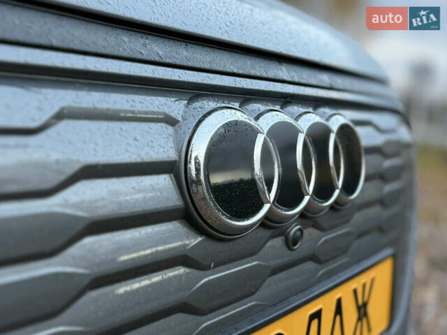 Серый Ауди Q4 Sportback e-tron, объемом двигателя 0 л и пробегом 43 тыс. км за 27999 $, фото 40 на Automoto.ua
