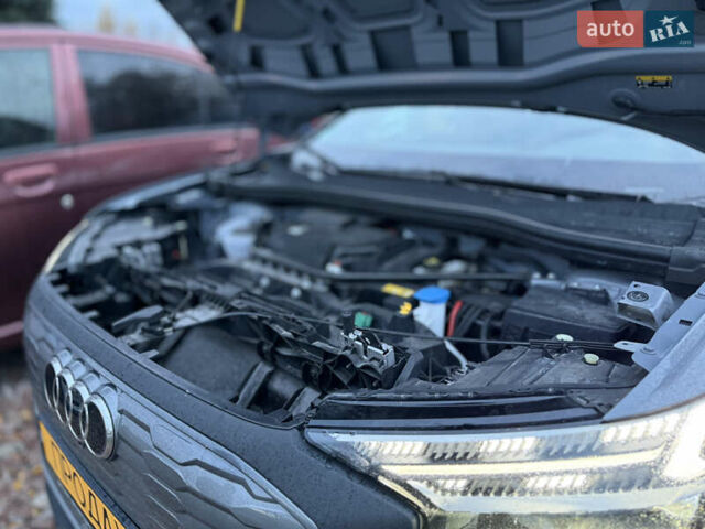 Серый Ауди Q4 Sportback e-tron, объемом двигателя 0 л и пробегом 43 тыс. км за 27999 $, фото 50 на Automoto.ua