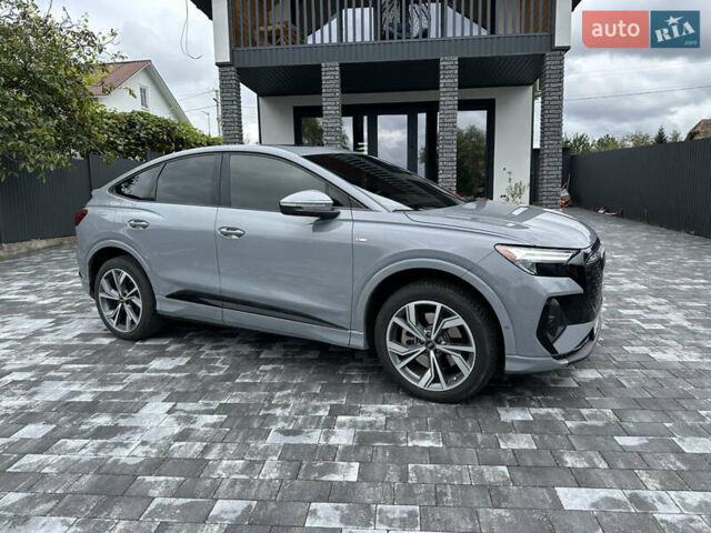 Сірий Ауді Q4 Sportback e-tron, об'ємом двигуна 0 л та пробігом 31 тис. км за 30800 $, фото 1 на Automoto.ua
