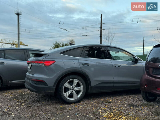 Серый Ауди Q4 Sportback e-tron, объемом двигателя 0 л и пробегом 43 тыс. км за 27999 $, фото 55 на Automoto.ua