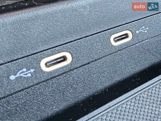 Серый Ауди Q4 Sportback e-tron, объемом двигателя 0 л и пробегом 43 тыс. км за 27999 $, фото 36 на Automoto.ua
